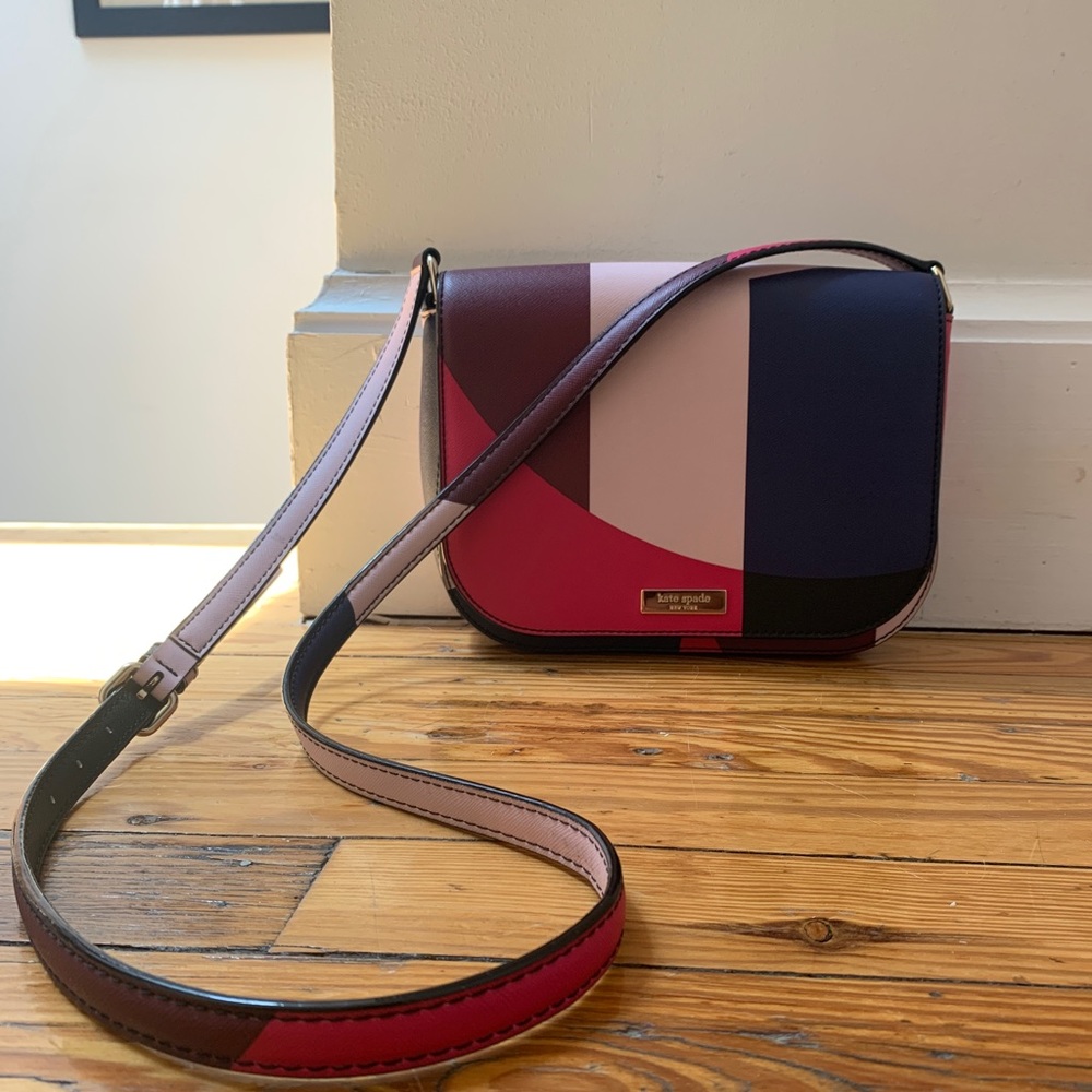 Kate Spade abstract crossbody!